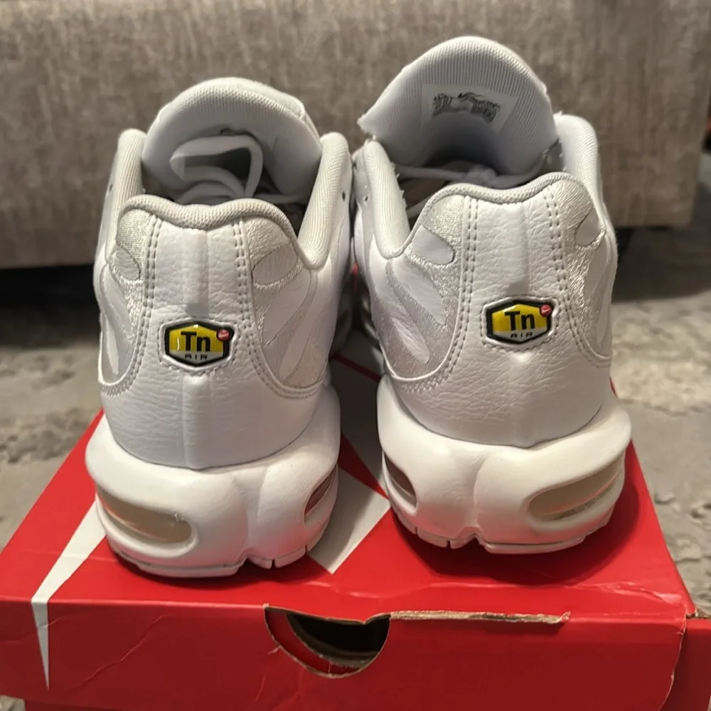 Nike Air Max Plus TN Triple White - Picture 4 of 8